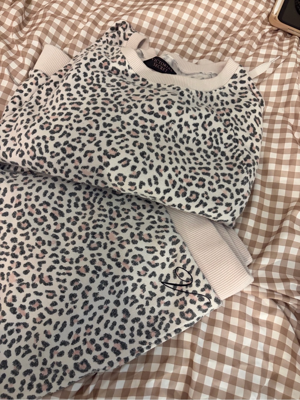 Victoria’s Secret Leopard Print Lounge Set XL Pullover Jogger Pants Y2K